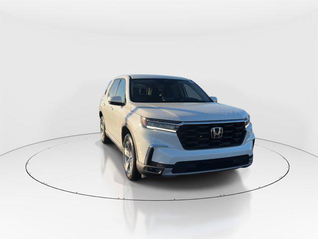 new 2025 Honda Pilot car, priced at $44,450