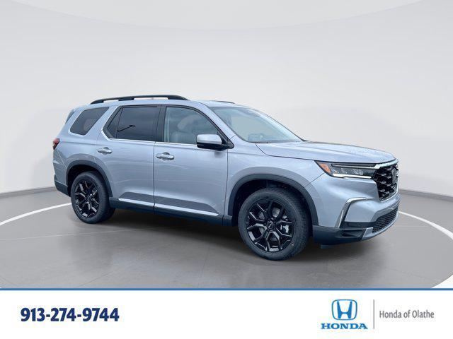 new 2025 Honda Pilot car, priced at $49,995