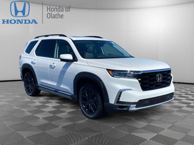 new 2025 Honda Pilot car, priced at $54,100