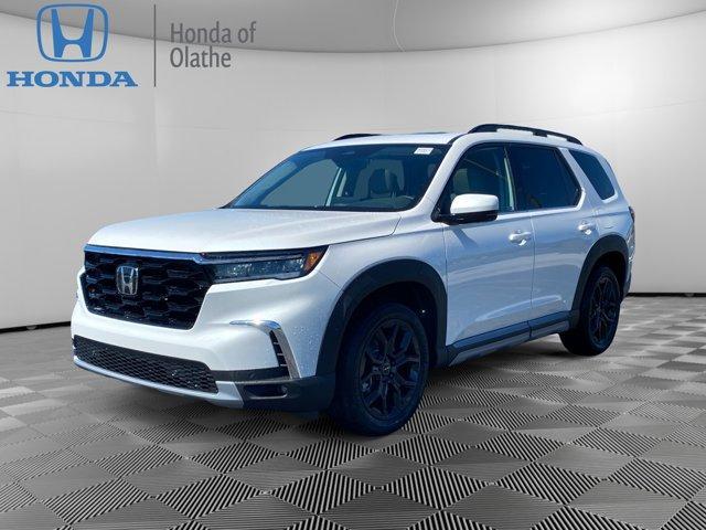 new 2025 Honda Pilot car, priced at $52,600