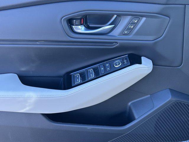 new 2025 Honda Accord Hybrid car, priced at $39,200