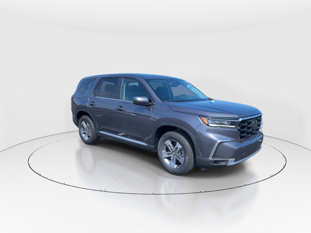 new 2025 Honda Pilot car, priced at $42,450