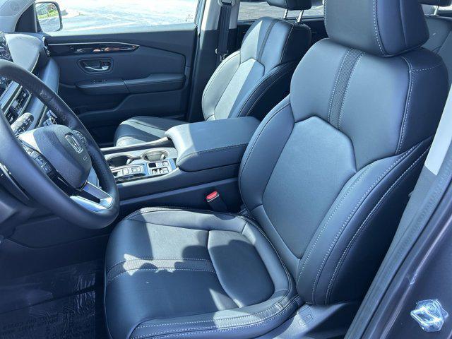 new 2025 Honda Pilot car, priced at $42,450