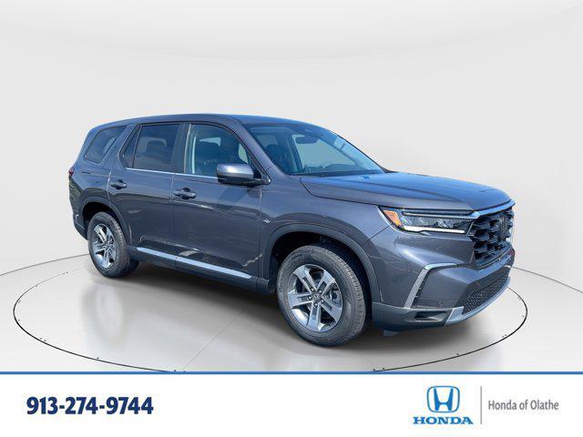 new 2025 Honda Pilot car, priced at $42,450