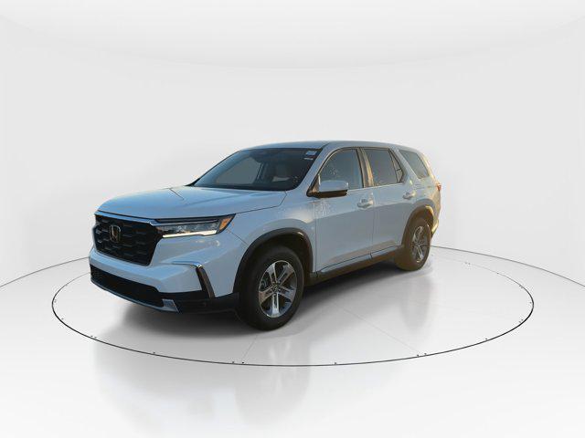 new 2025 Honda Pilot car, priced at $45,930