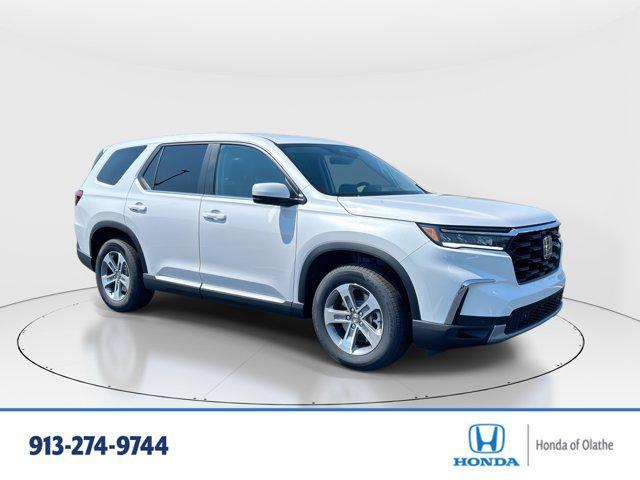 new 2025 Honda Pilot car, priced at $45,005