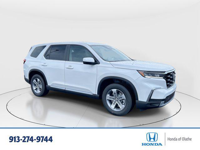 new 2025 Honda Pilot car, priced at $44,550