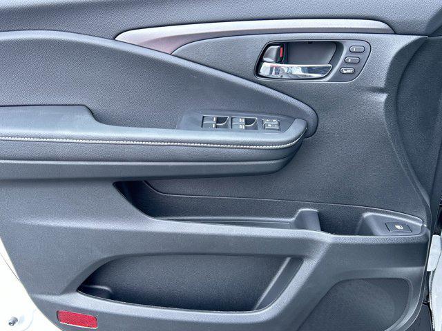 new 2025 Honda Ridgeline car, priced at $42,596