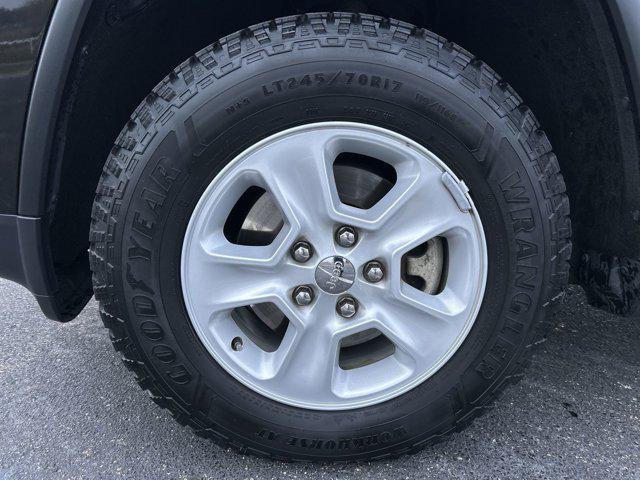 used 2015 Jeep Grand Cherokee car, priced at $15,000