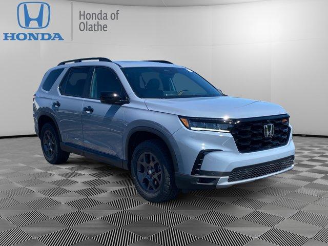 new 2025 Honda Pilot car, priced at $49,775