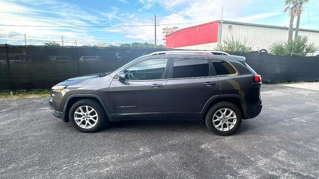 used 2018 Jeep Cherokee car, priced at $10,297