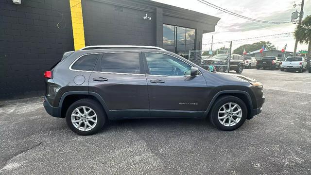 used 2018 Jeep Cherokee car, priced at $10,297