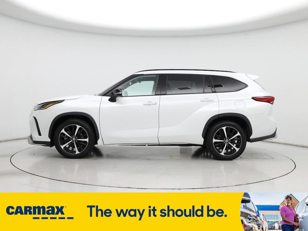 used 2022 Toyota Highlander car, priced at $41,998