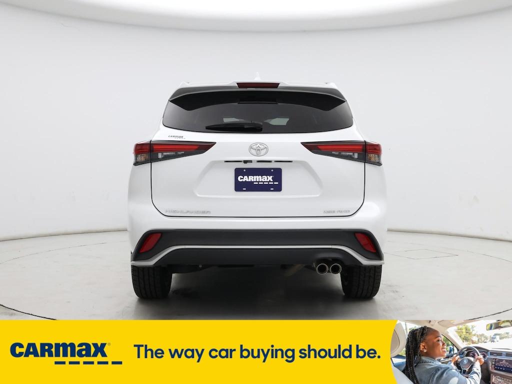 used 2024 Toyota Highlander car, priced at $48,998