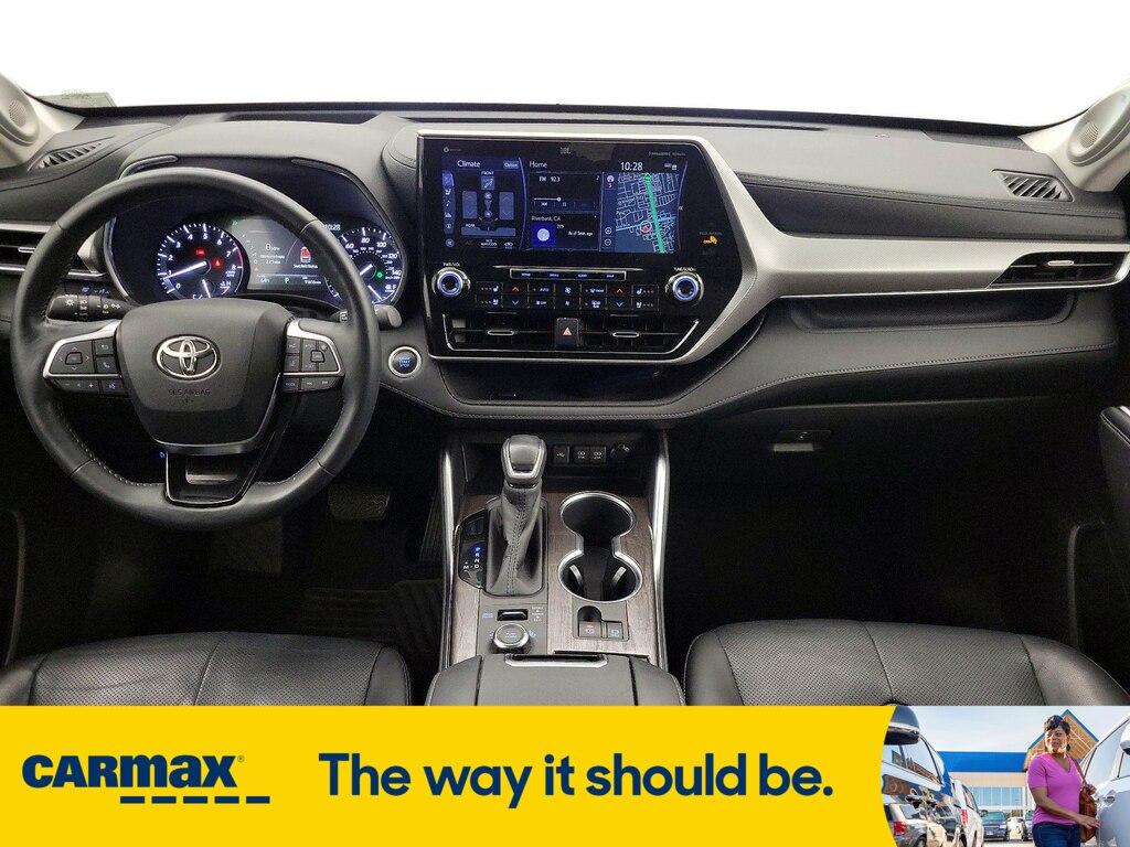 used 2020 Toyota Highlander car, priced at $37,998