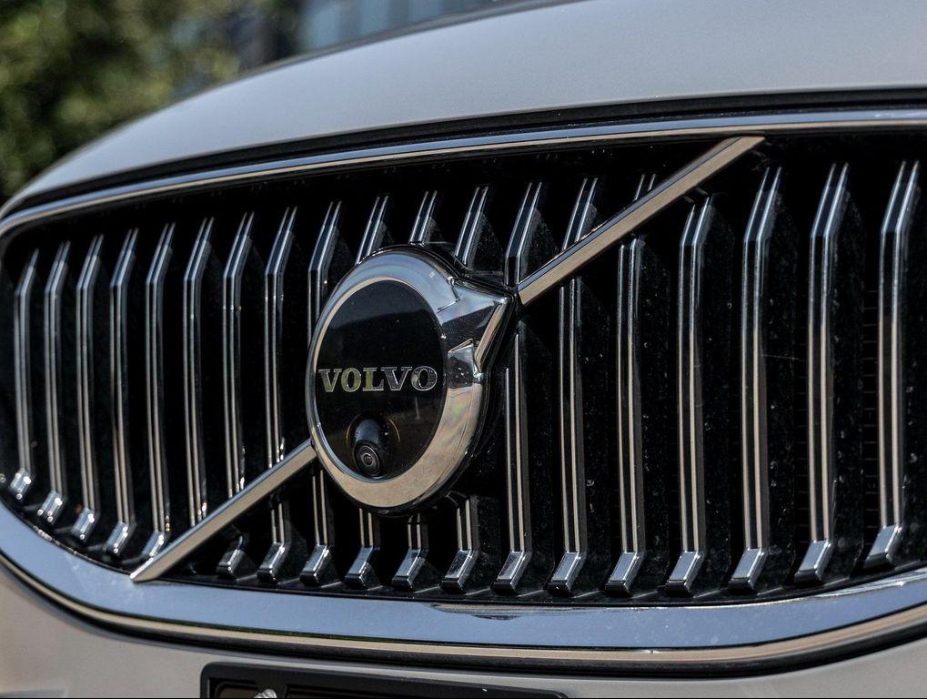 used 2023 Volvo XC60 car, priced at $37,991