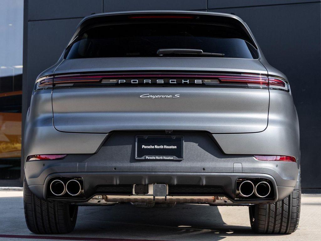 new 2025 Porsche Cayenne car, priced at $127,515