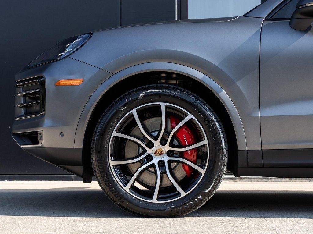 new 2025 Porsche Cayenne car, priced at $127,515