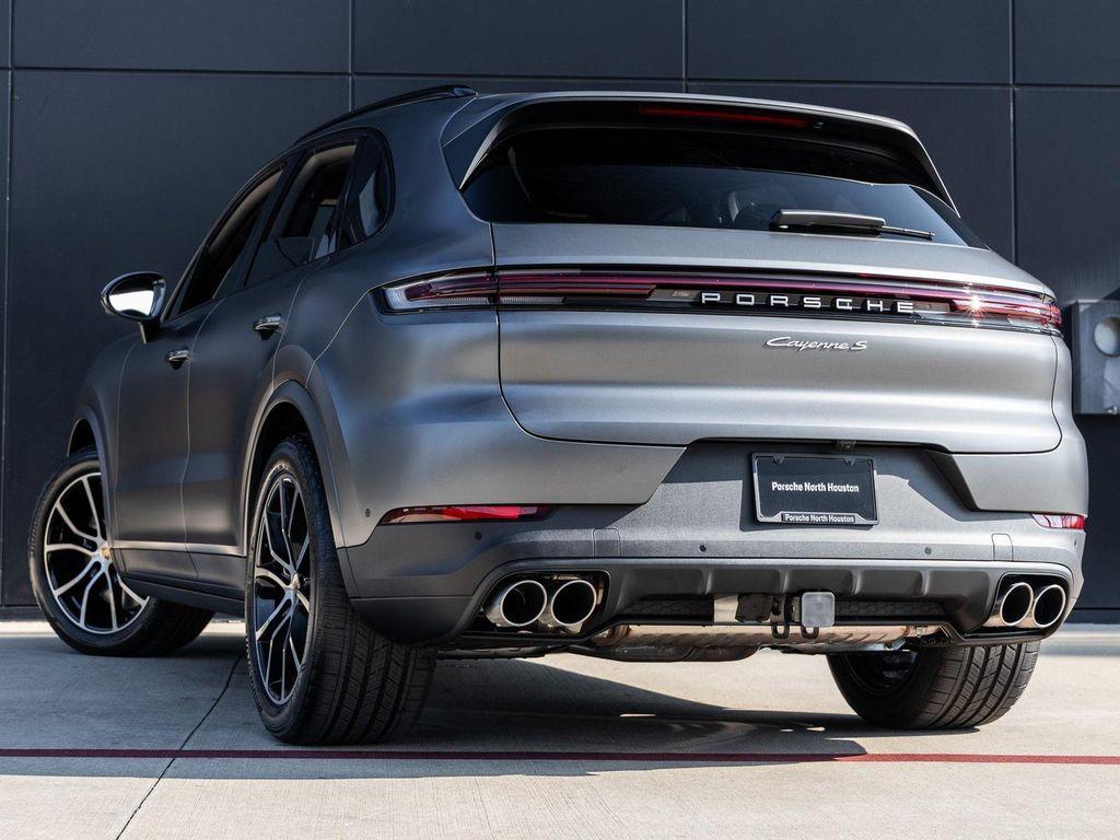 new 2025 Porsche Cayenne car, priced at $127,515
