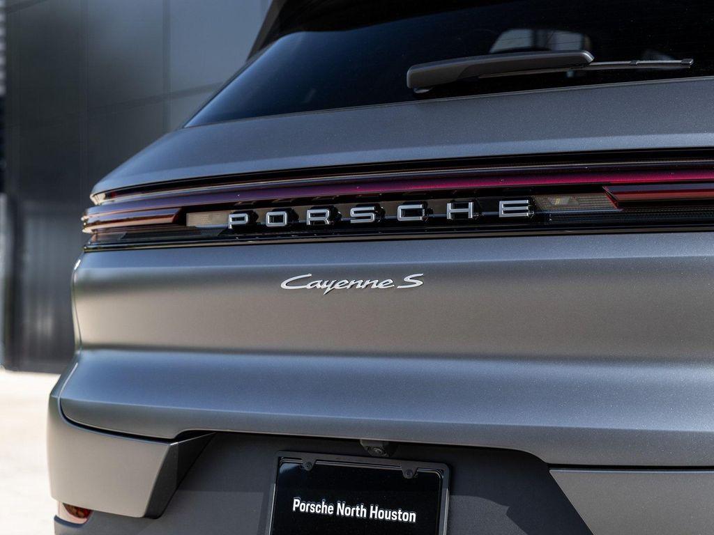 new 2025 Porsche Cayenne car, priced at $127,515