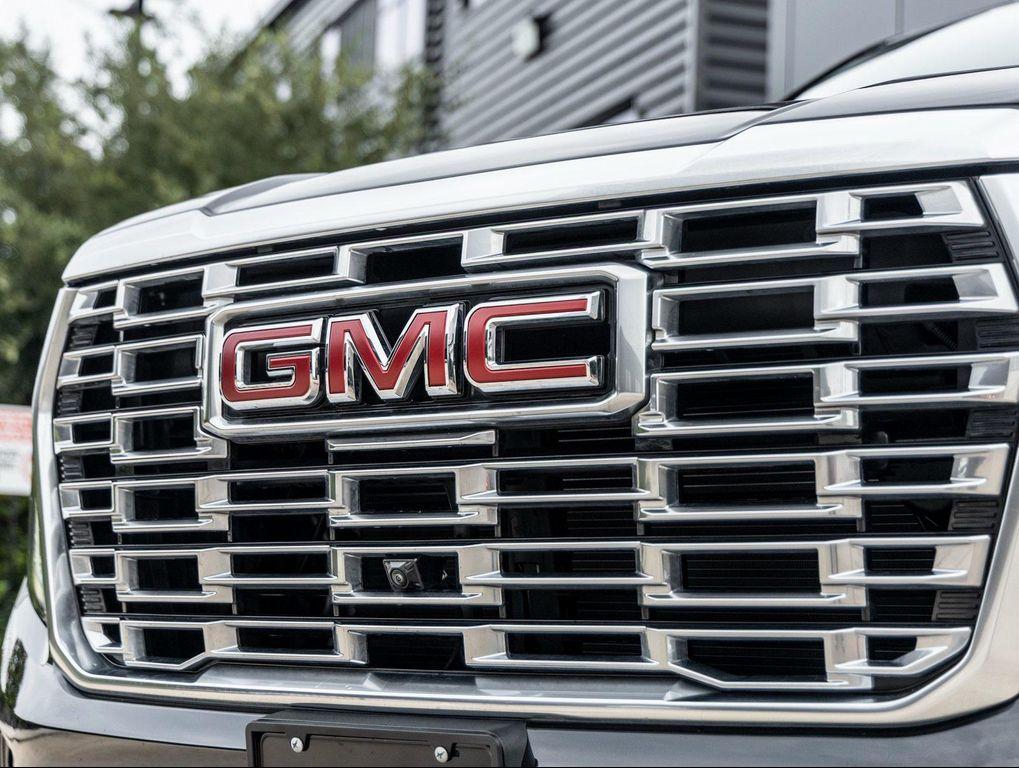 used 2025 GMC Yukon car, priced at $78,991