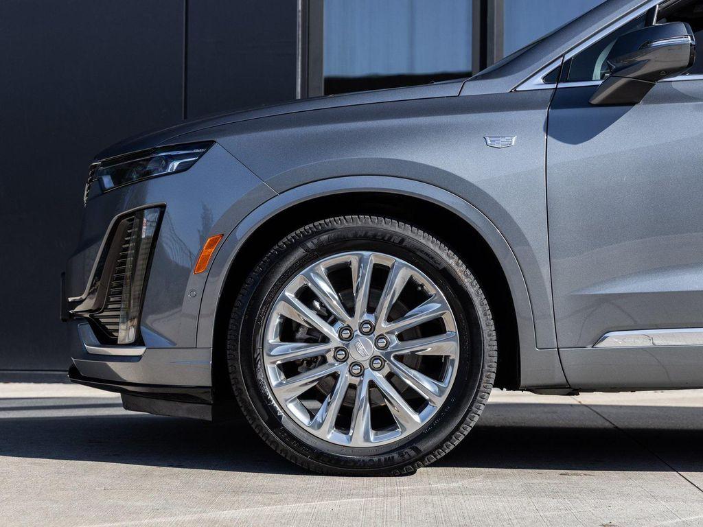 used 2021 Cadillac XT6 car, priced at $29,991