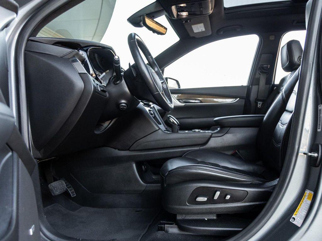 used 2021 Cadillac XT6 car, priced at $29,991