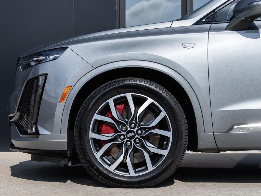 used 2023 Cadillac XT6 car, priced at $34,891
