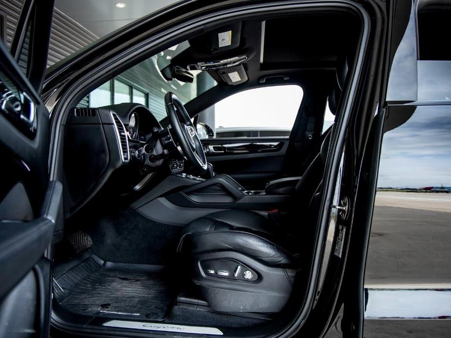 used 2020 Porsche Cayenne E-Hybrid car, priced at $64,491