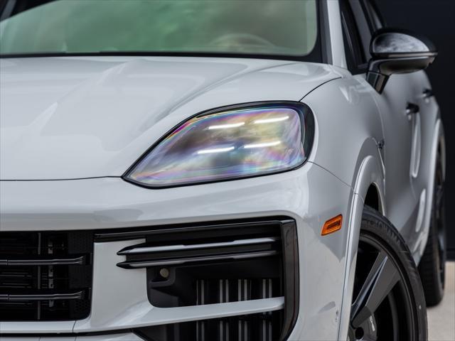 used 2025 Porsche Cayenne E-Hybrid car, priced at $187,991