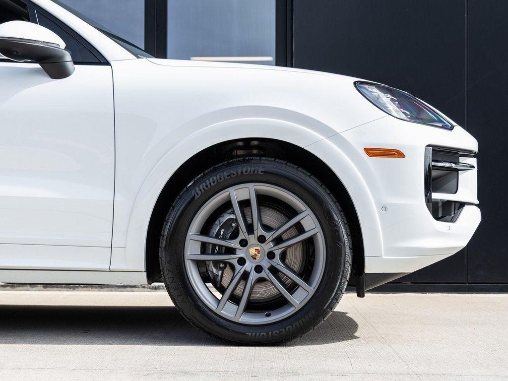 new 2025 Porsche Cayenne car, priced at $87,565