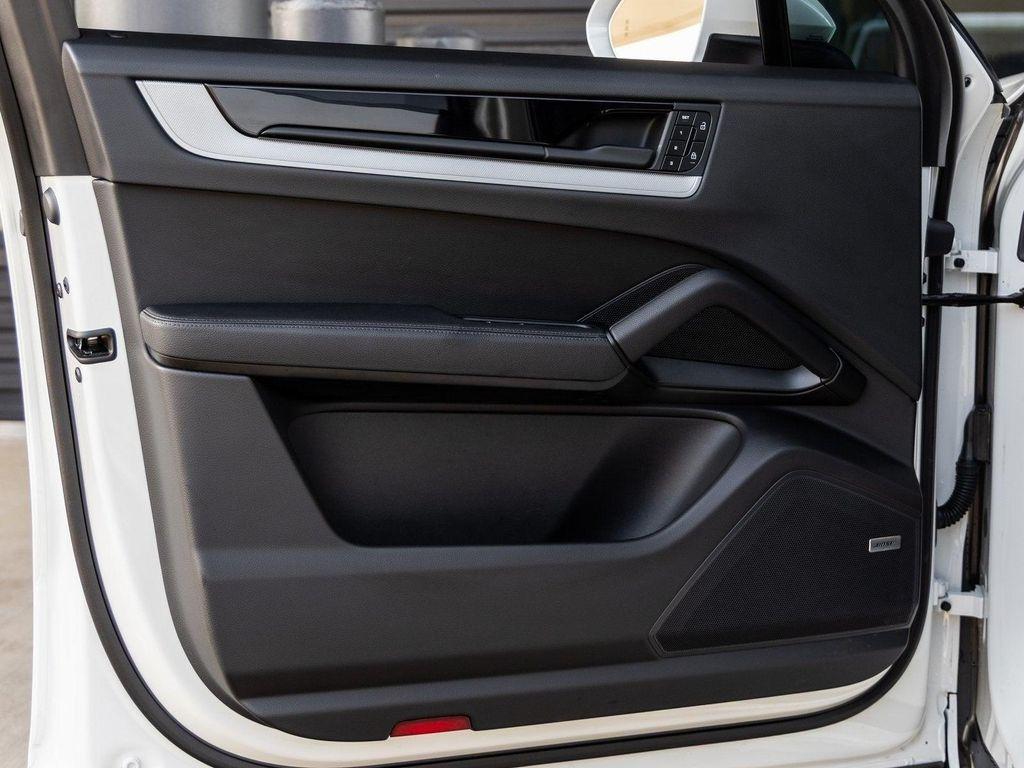 new 2025 Porsche Cayenne car, priced at $87,565