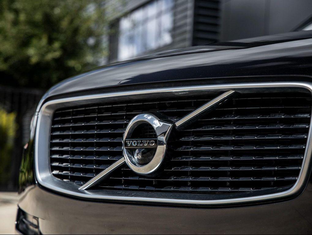used 2017 Volvo XC90 Hybrid car, priced at $17,991