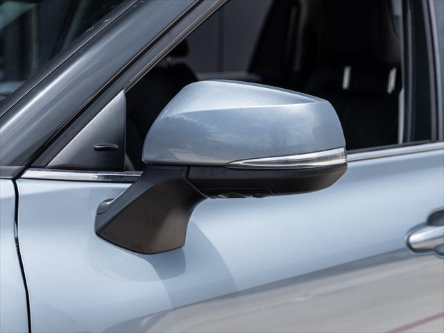 used 2021 Toyota Highlander car, priced at $35,991