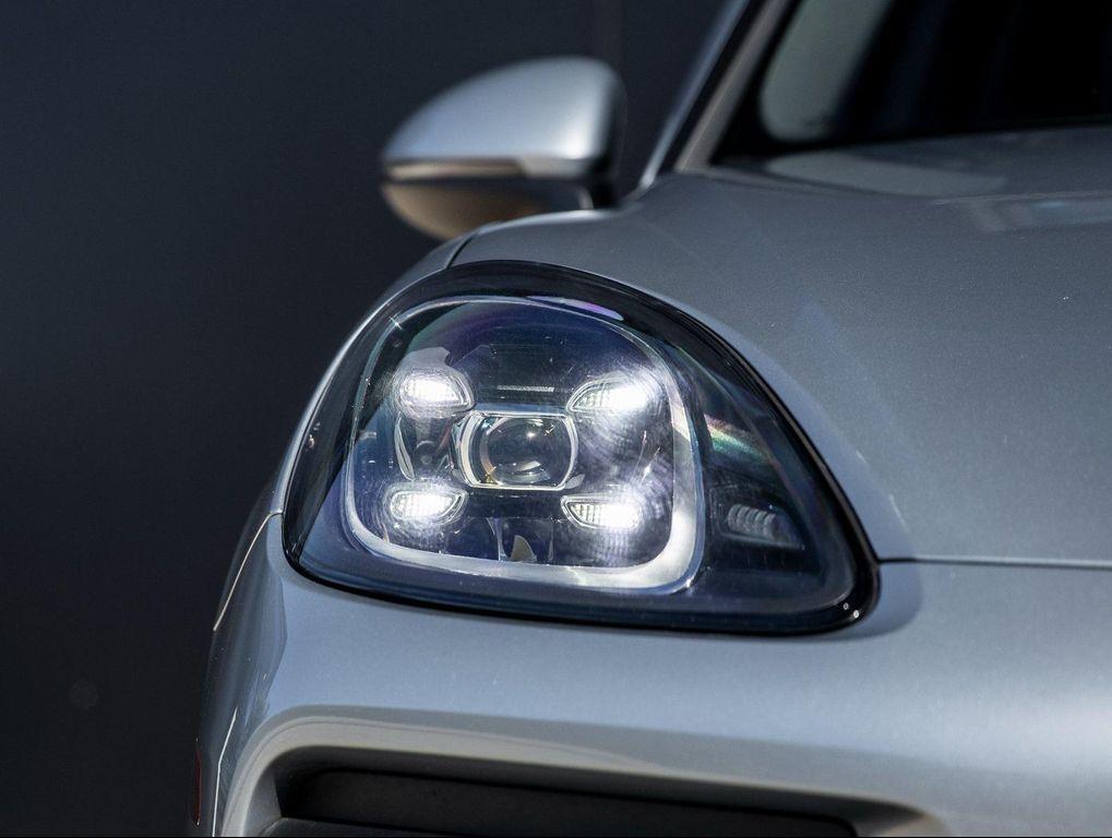 used 2020 Porsche Cayenne car, priced at $46,991