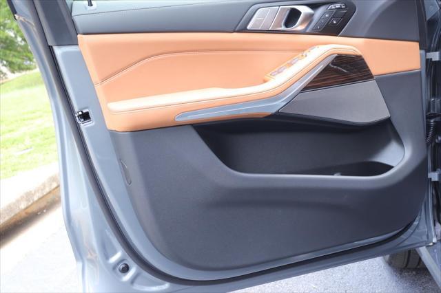 new 2026 BMW X7 car, priced at $91,405