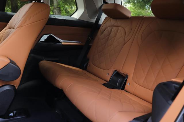 new 2026 BMW X7 car, priced at $91,405