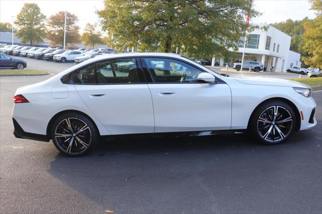 new 2025 BMW 540 car, priced at $73,875