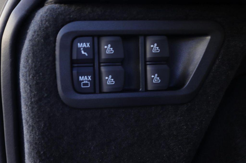 new 2026 BMW X7 car, priced at $100,235