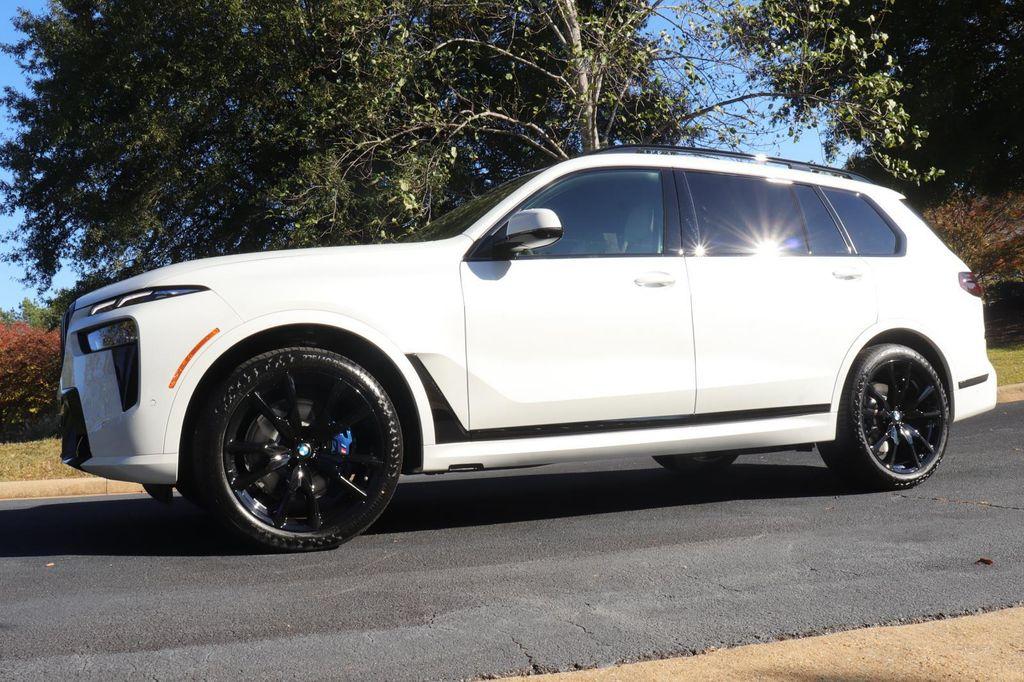 new 2026 BMW X7 car, priced at $100,235