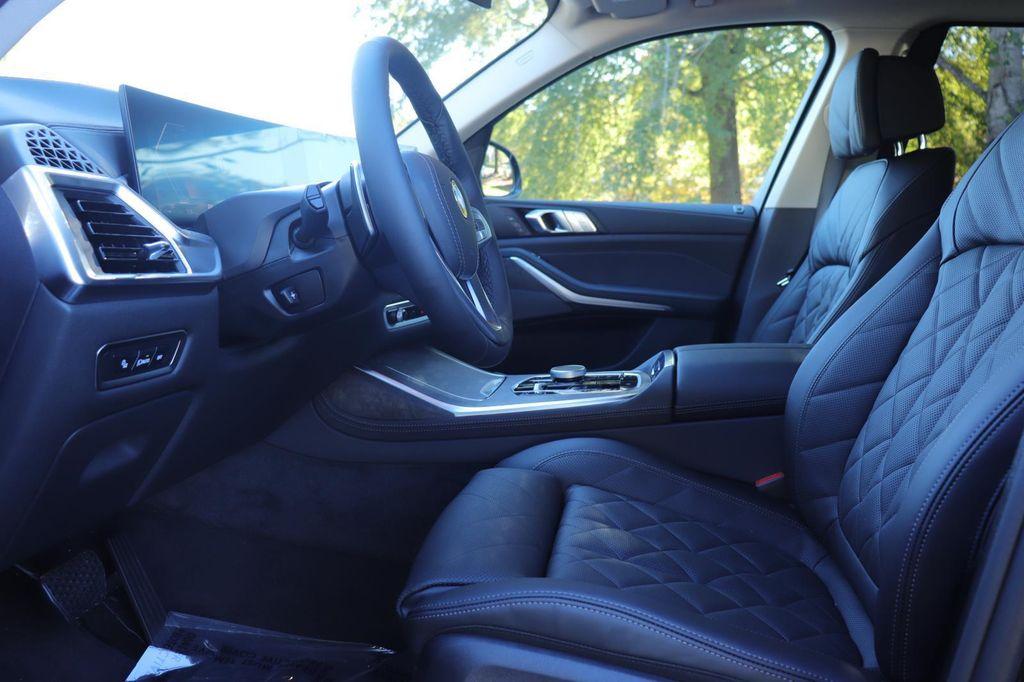 new 2026 BMW X7 car, priced at $93,425