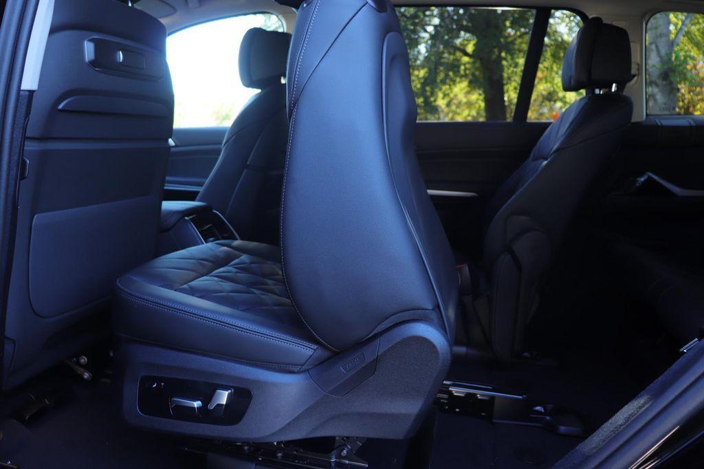 new 2026 BMW X7 car, priced at $93,425