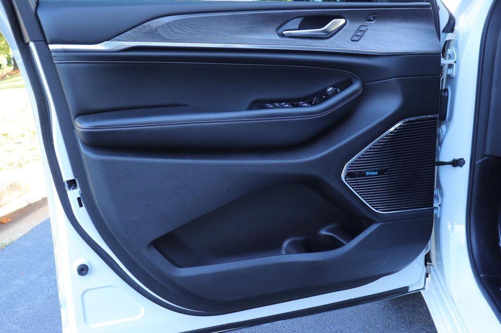 used 2022 Jeep Grand Cherokee car, priced at $27,644