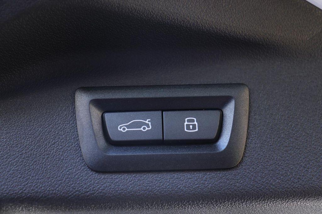 new 2026 BMW X7 car, priced at $93,925