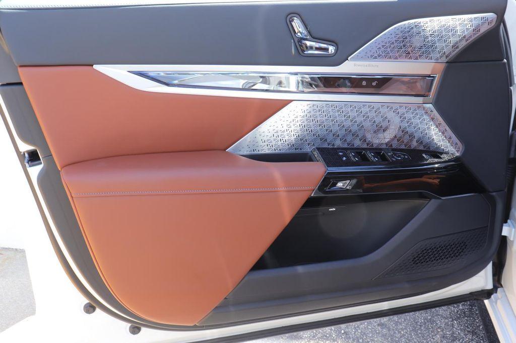 new 2025 BMW 760 car, priced at $137,090