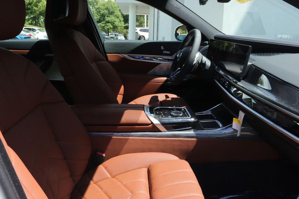 new 2025 BMW 760 car, priced at $137,090