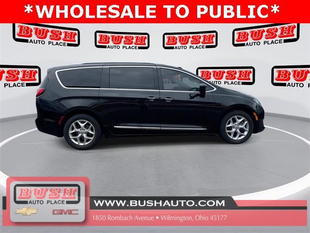 used 2017 Chrysler Pacifica car, priced at $8,000