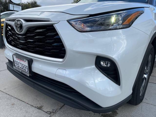 used 2022 Toyota Highlander car, priced at $34,995