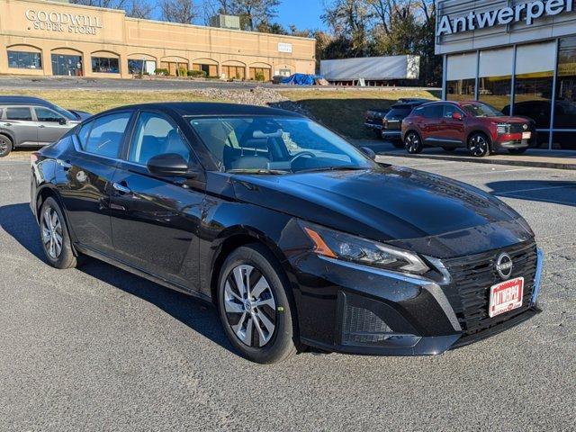 new 2025 Nissan Altima car, priced at $27,000