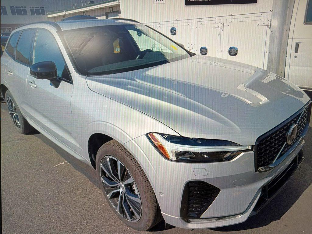 used 2025 Volvo XC60 car, priced at $37,900